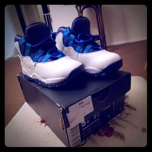 Kids sneakers
